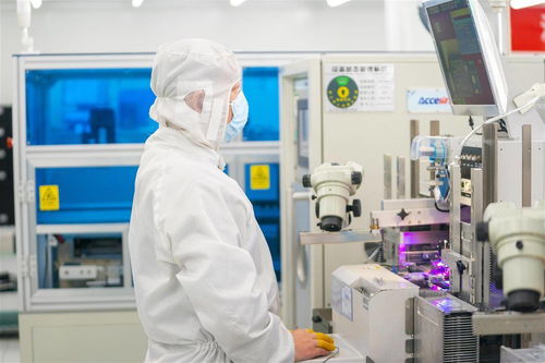 光谷高端光电子产品节前加紧出货，自动化科技助力效率提升